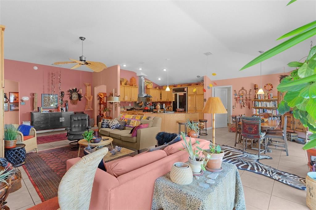 En Venta: $439,900 (3 camas, 2 baños, 1704 Pies cuadrados)