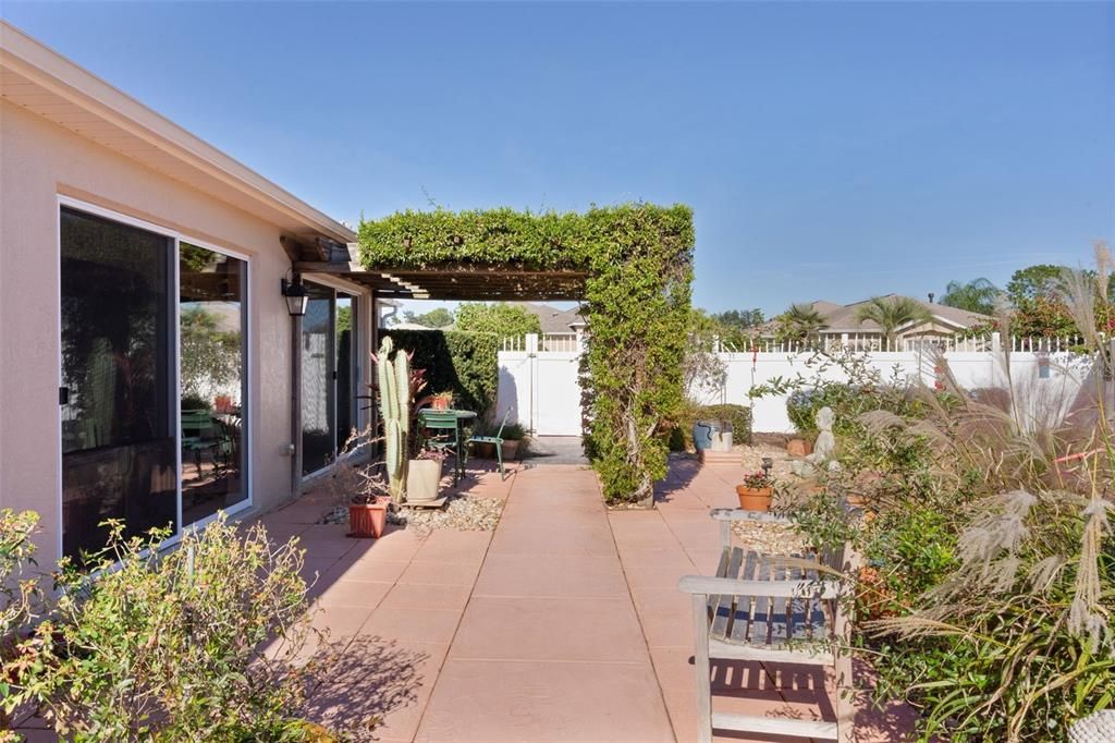 En Venta: $439,900 (3 camas, 2 baños, 1704 Pies cuadrados)