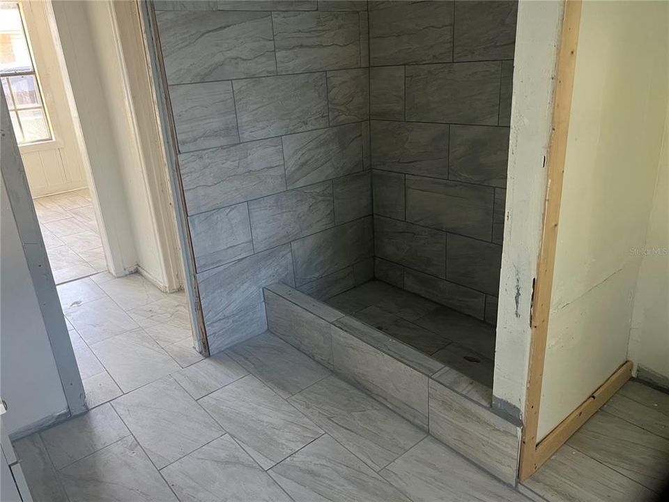 For Sale: $149,900 (3 beds, 1 baths, 936 Square Feet)