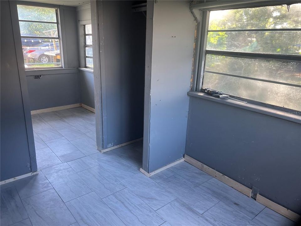 For Sale: $149,900 (3 beds, 1 baths, 936 Square Feet)