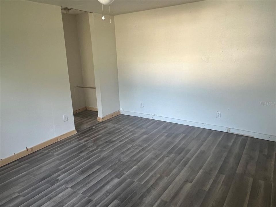 For Sale: $149,900 (3 beds, 1 baths, 936 Square Feet)