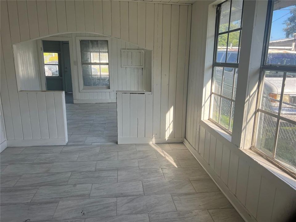 For Sale: $149,900 (3 beds, 1 baths, 936 Square Feet)