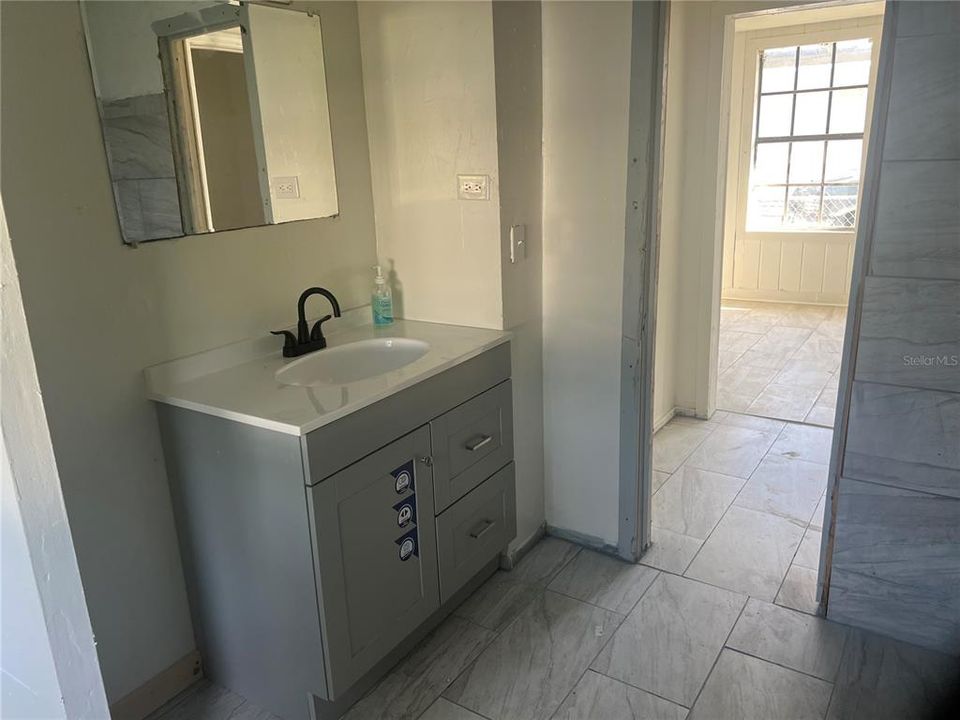 For Sale: $149,900 (3 beds, 1 baths, 936 Square Feet)