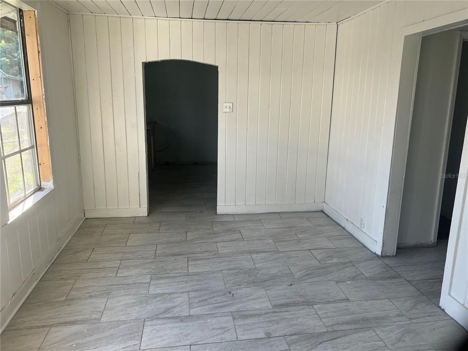 For Sale: $149,900 (3 beds, 1 baths, 936 Square Feet)