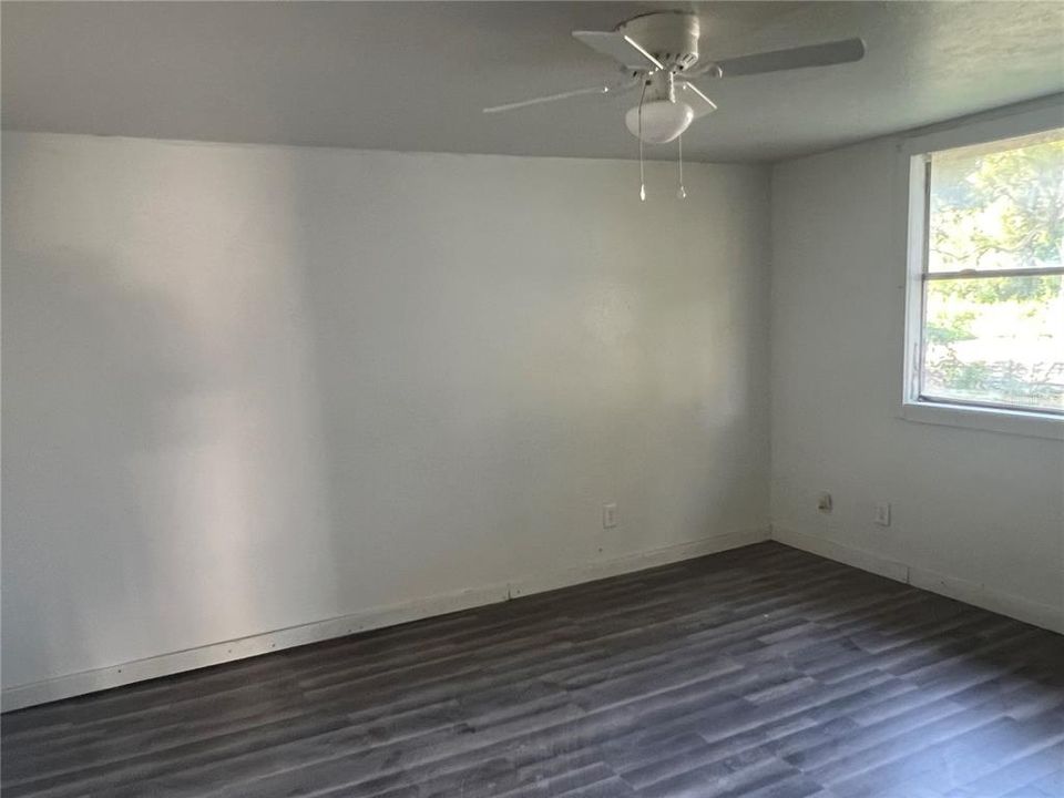 For Sale: $149,900 (3 beds, 1 baths, 936 Square Feet)