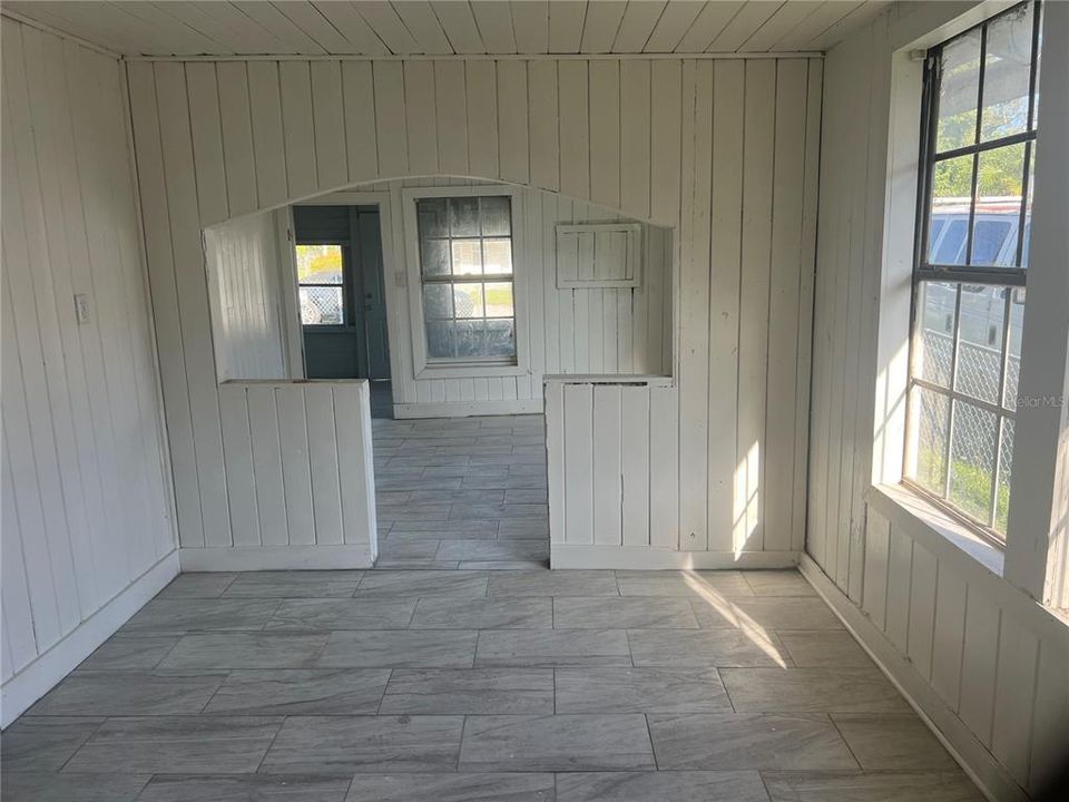 For Sale: $149,900 (3 beds, 1 baths, 936 Square Feet)