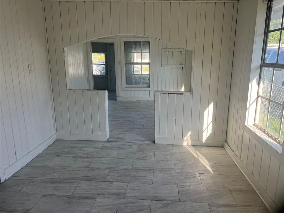 For Sale: $149,900 (3 beds, 1 baths, 936 Square Feet)