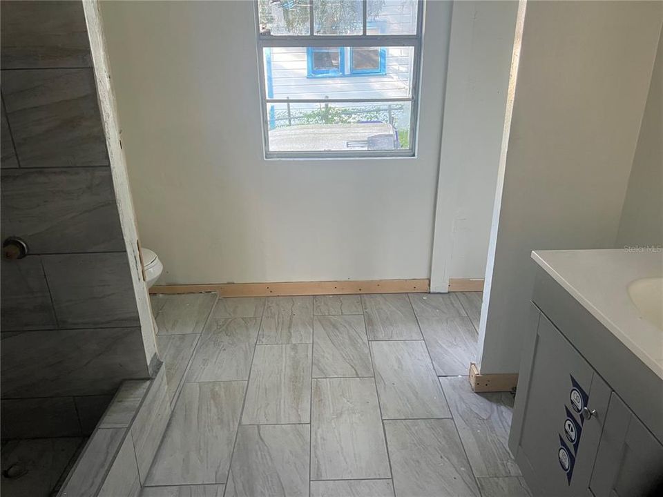 For Sale: $149,900 (3 beds, 1 baths, 936 Square Feet)