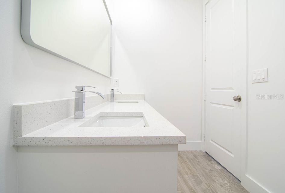 For Rent: $2,150 (4 beds, 2 baths, 2587 Square Feet)