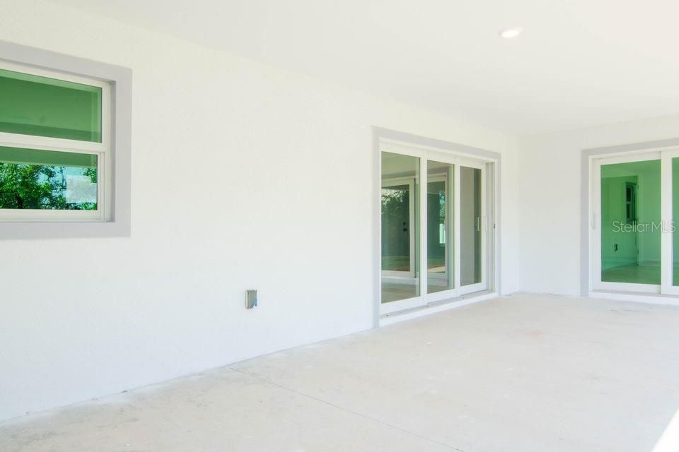 For Rent: $2,150 (4 beds, 2 baths, 2587 Square Feet)