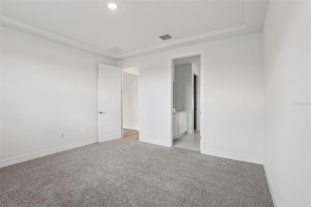 For Sale: $324,995 (4 beds, 2 baths, 1908 Square Feet)