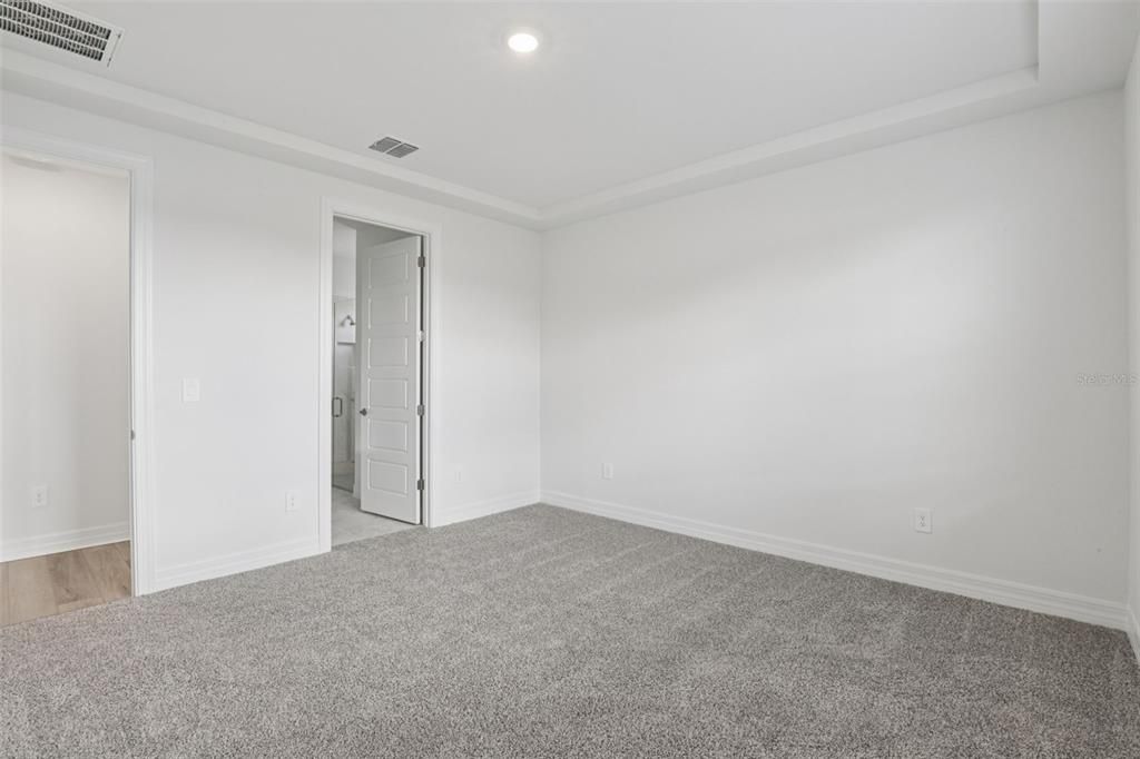 For Sale: $324,995 (4 beds, 2 baths, 1908 Square Feet)