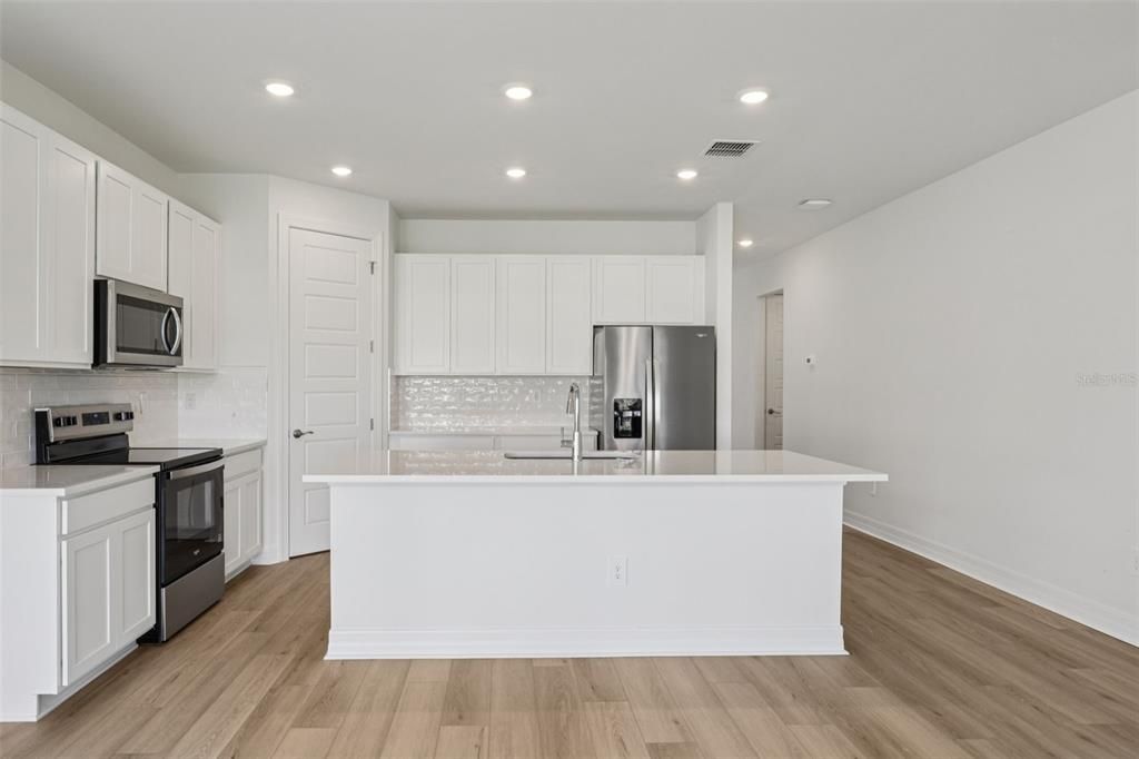 For Sale: $324,995 (4 beds, 2 baths, 1908 Square Feet)