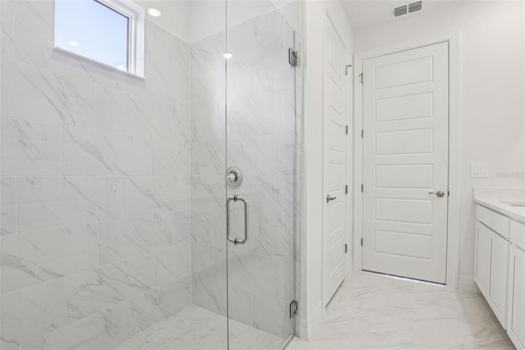 For Sale: $324,995 (4 beds, 2 baths, 1908 Square Feet)