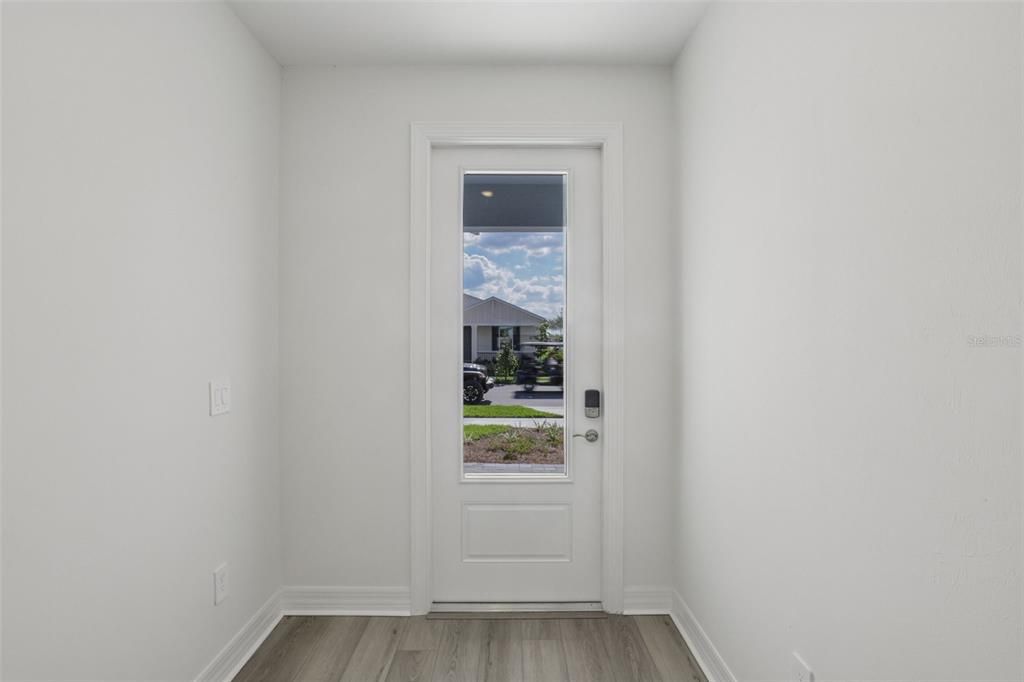 For Sale: $324,995 (4 beds, 2 baths, 1908 Square Feet)