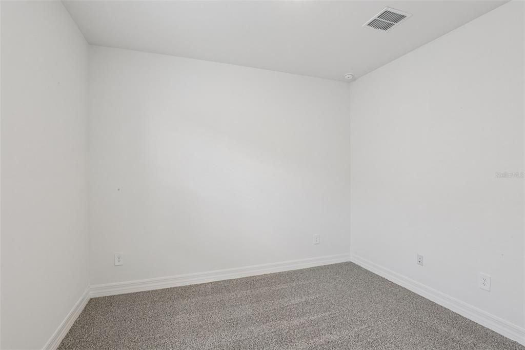 For Sale: $324,995 (4 beds, 2 baths, 1908 Square Feet)