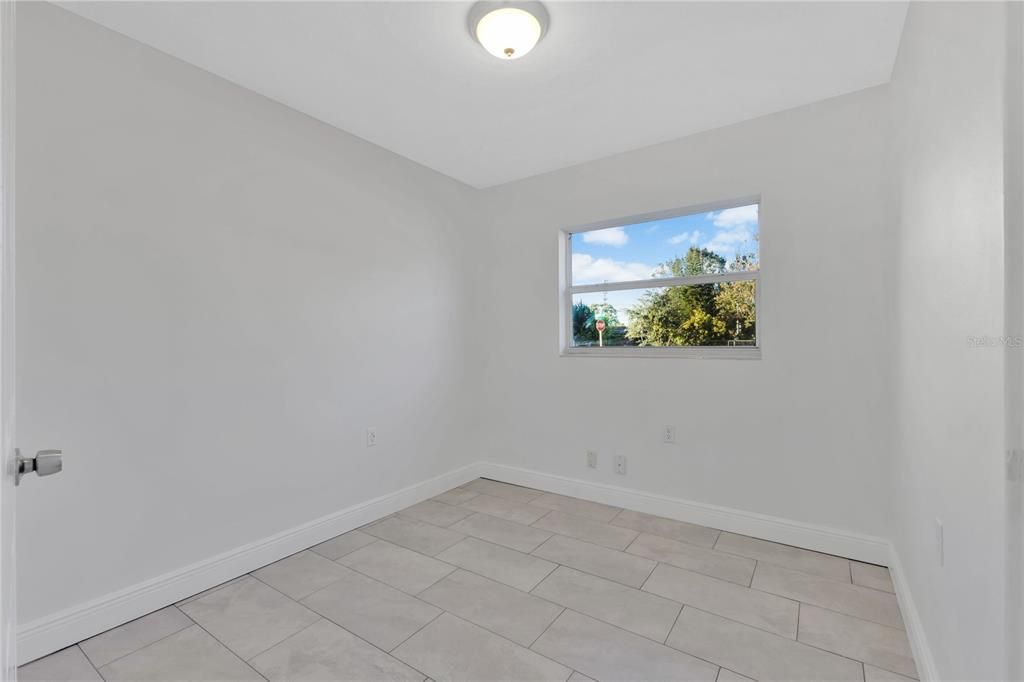 出租: $2,100 (3 贝兹, 1 浴室, 972 平方英尺)