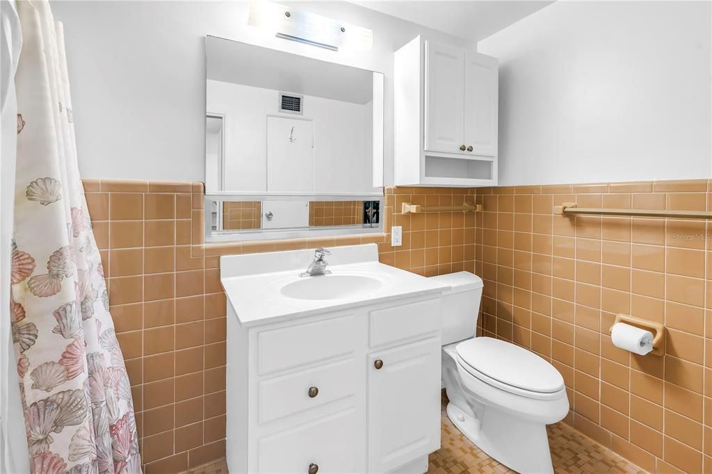 For Sale: $325,000 (0 beds, 1 baths, 448 Square Feet)