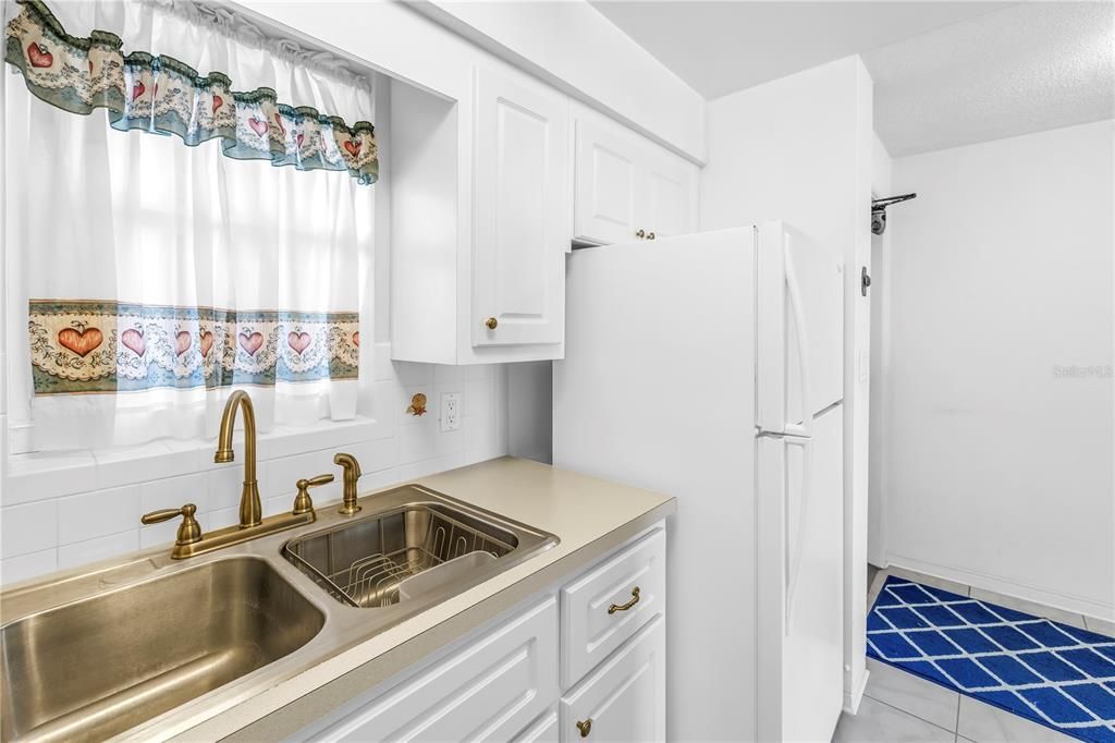 For Sale: $325,000 (0 beds, 1 baths, 448 Square Feet)