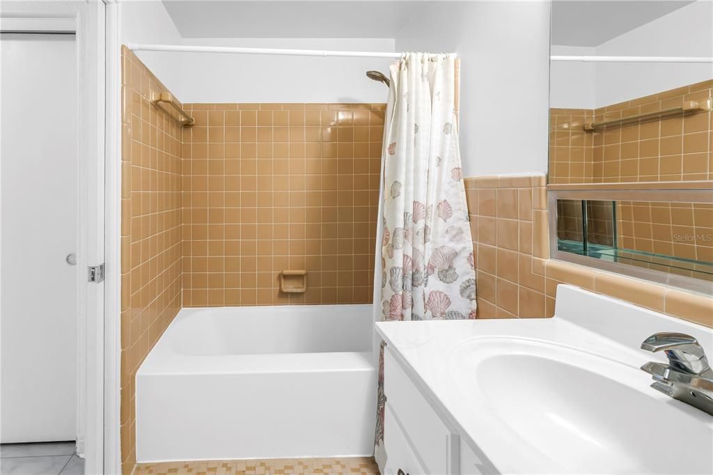 For Sale: $325,000 (0 beds, 1 baths, 448 Square Feet)