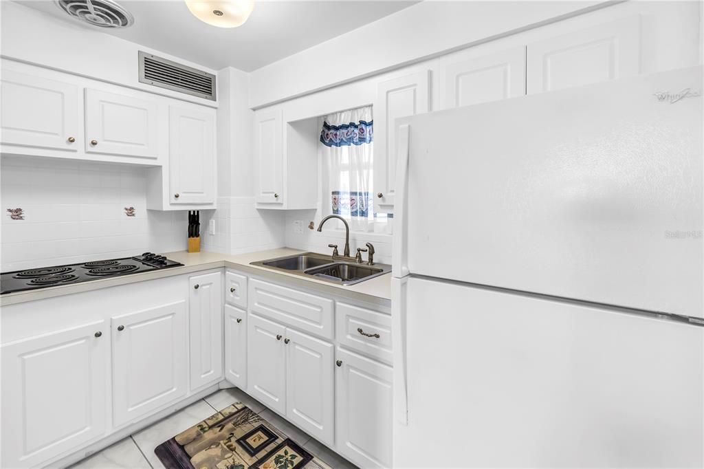 For Sale: $325,000 (0 beds, 1 baths, 448 Square Feet)