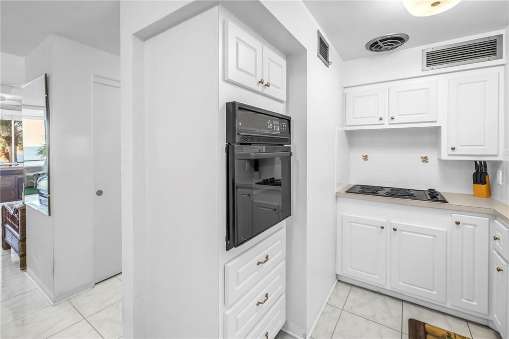 For Sale: $325,000 (0 beds, 1 baths, 448 Square Feet)