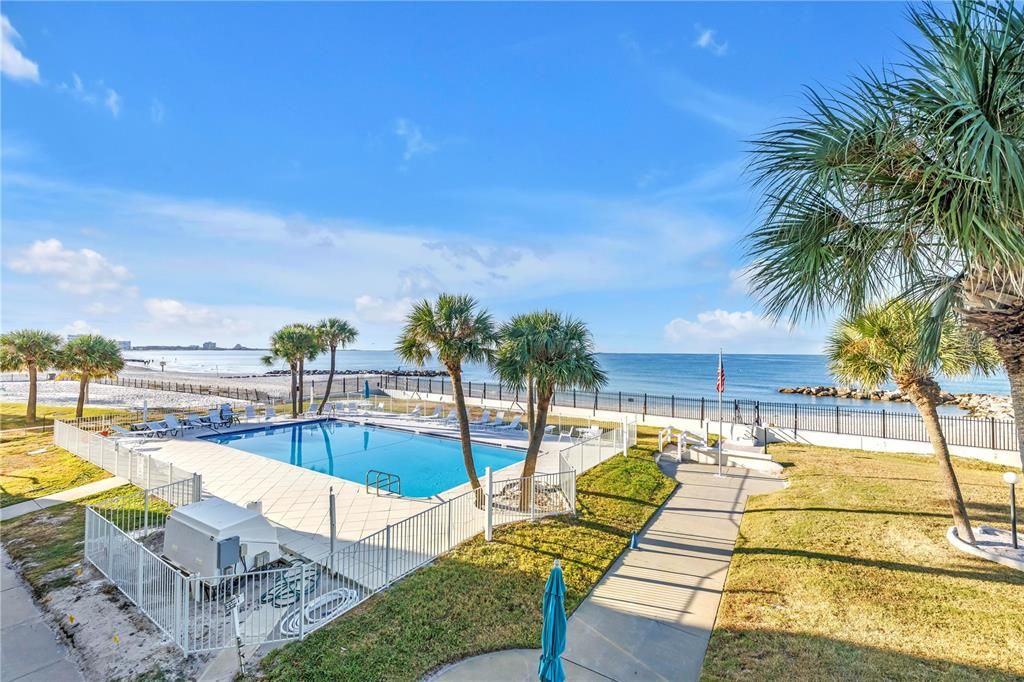 For Sale: $325,000 (0 beds, 1 baths, 448 Square Feet)