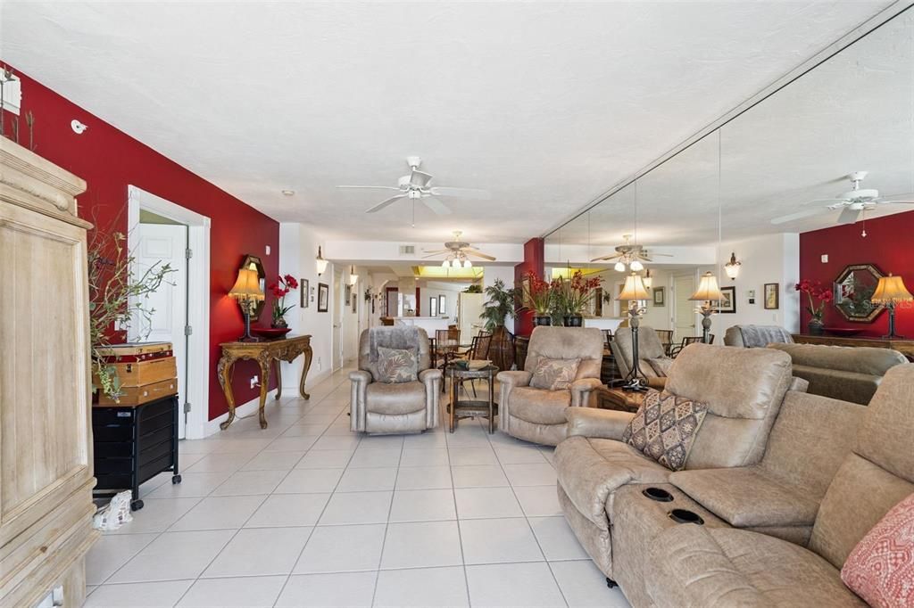 На продажу: $675,000 (2 спален, 2 ванн, 1672 Квадратных фут)