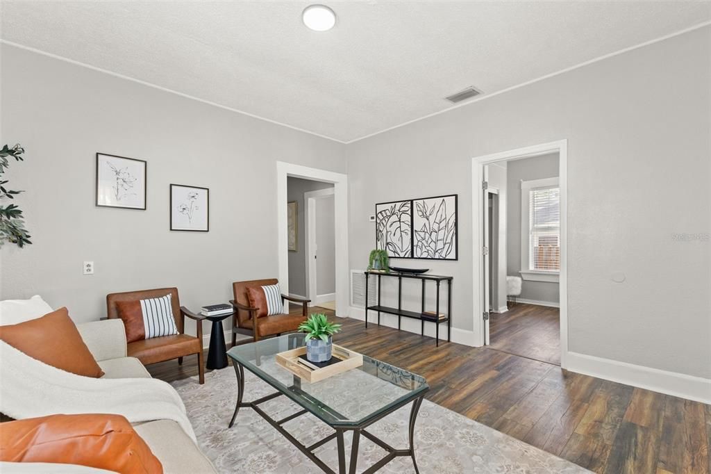 Active With Contract: $249,900 (3 beds, 1 baths, 838 Square Feet)