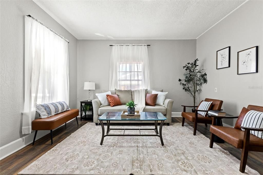 Active With Contract: $249,900 (3 beds, 1 baths, 838 Square Feet)