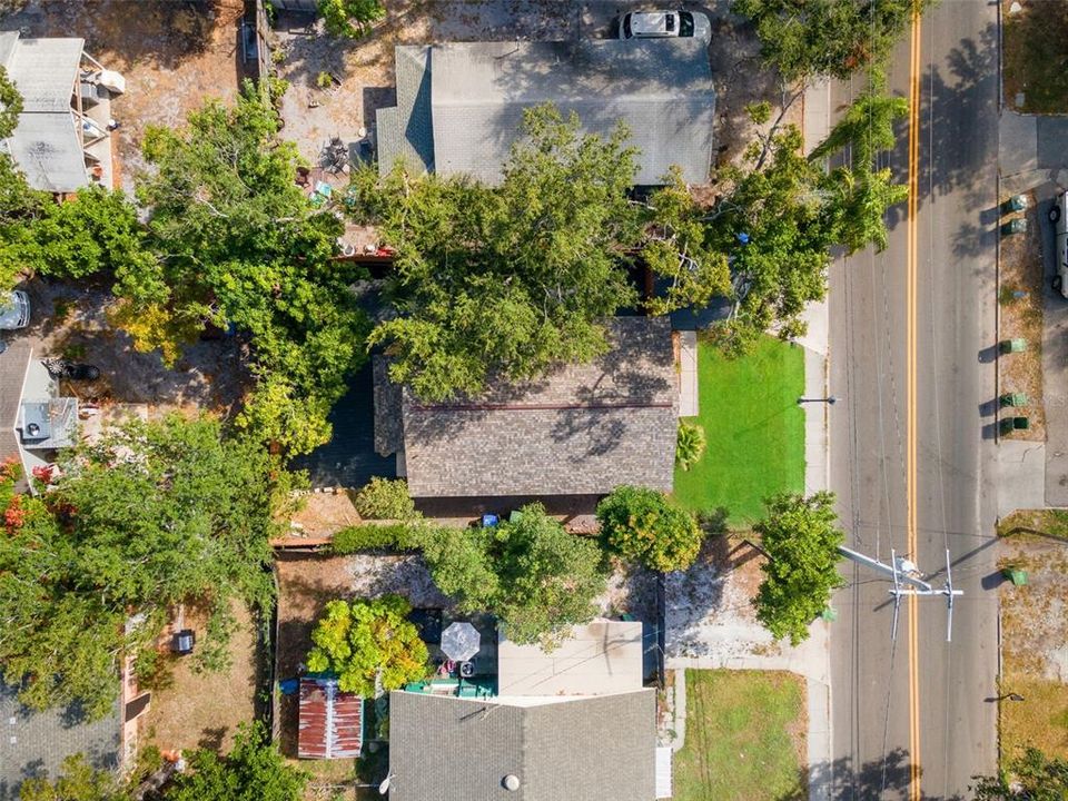 Active With Contract: $249,900 (3 beds, 1 baths, 838 Square Feet)