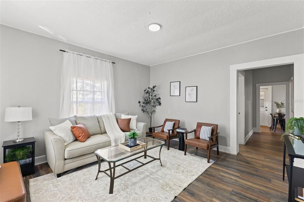 Active With Contract: $249,900 (3 beds, 1 baths, 838 Square Feet)