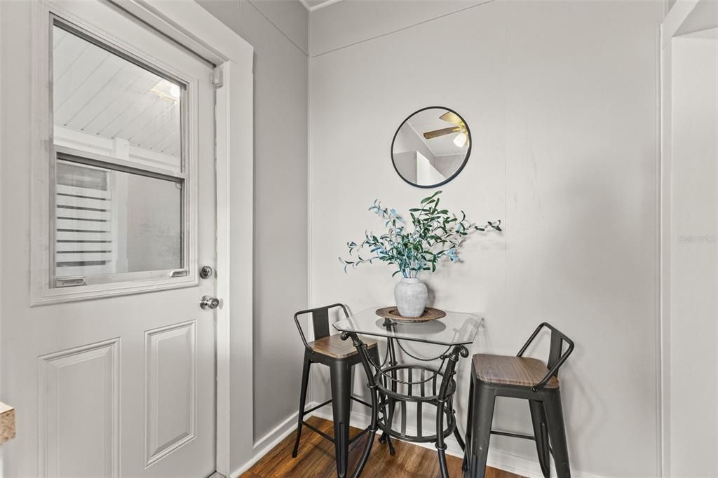 Active With Contract: $249,900 (3 beds, 1 baths, 838 Square Feet)