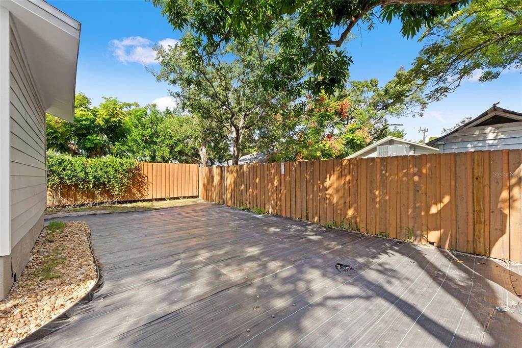 Active With Contract: $249,900 (3 beds, 1 baths, 838 Square Feet)