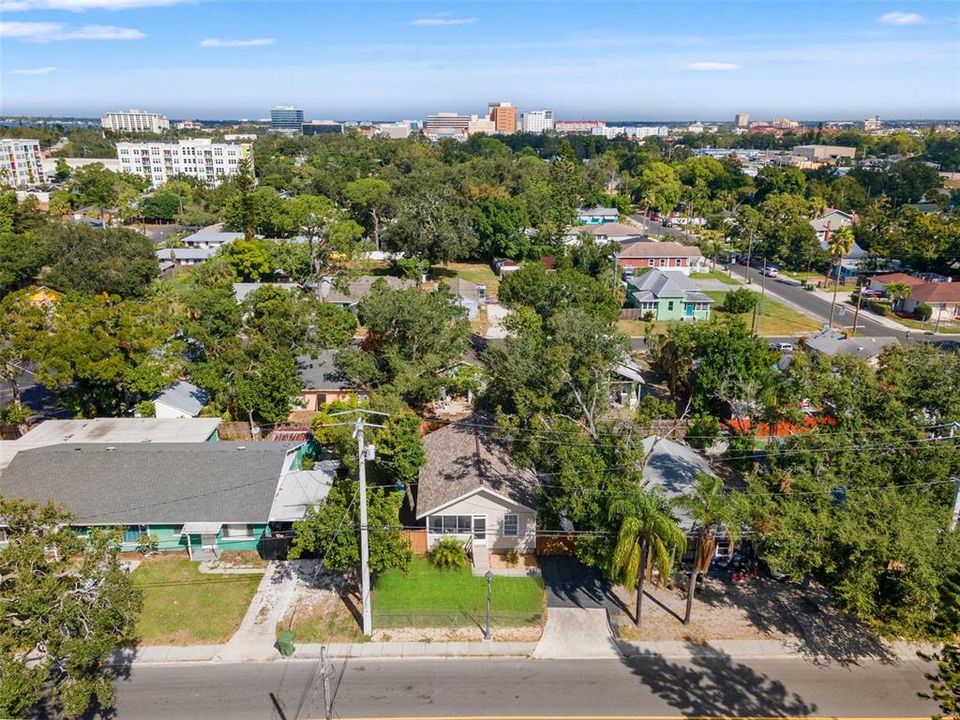 Active With Contract: $249,900 (3 beds, 1 baths, 838 Square Feet)