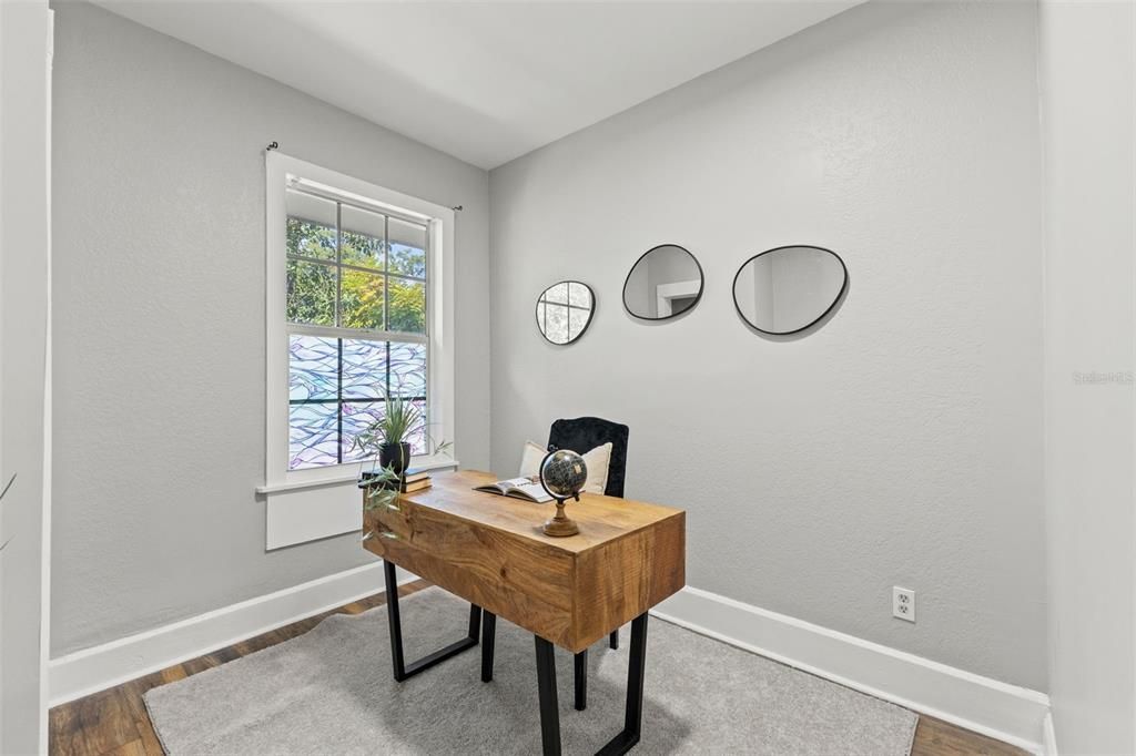 Active With Contract: $249,900 (3 beds, 1 baths, 838 Square Feet)