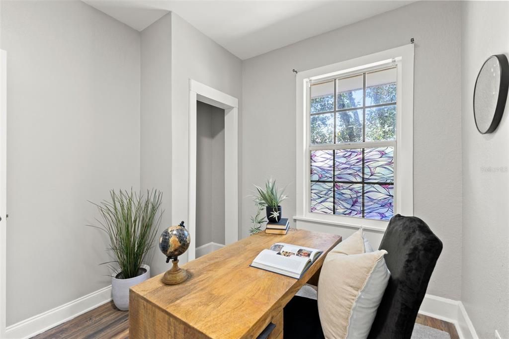 Active With Contract: $249,900 (3 beds, 1 baths, 838 Square Feet)