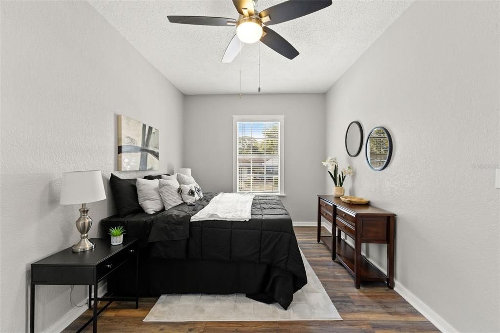 Active With Contract: $249,900 (3 beds, 1 baths, 838 Square Feet)