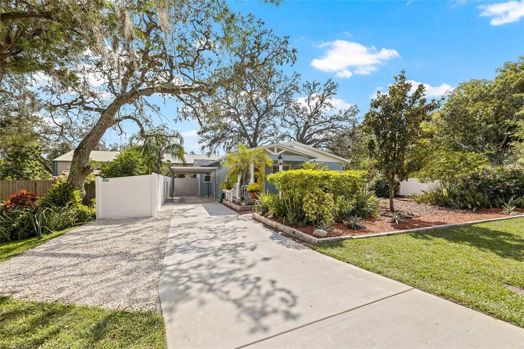 Active With Contract: $395,000 (3 beds, 2 baths, 1681 Square Feet)