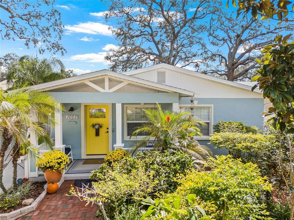 Active With Contract: $395,000 (3 beds, 2 baths, 1681 Square Feet)