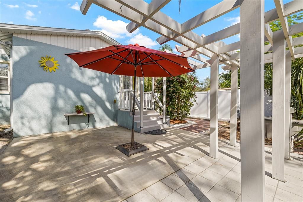 Active With Contract: $395,000 (3 beds, 2 baths, 1681 Square Feet)