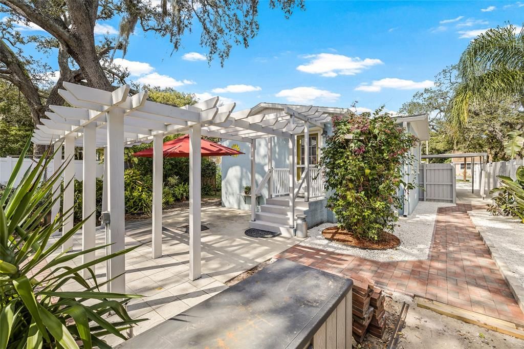 Active With Contract: $395,000 (3 beds, 2 baths, 1681 Square Feet)