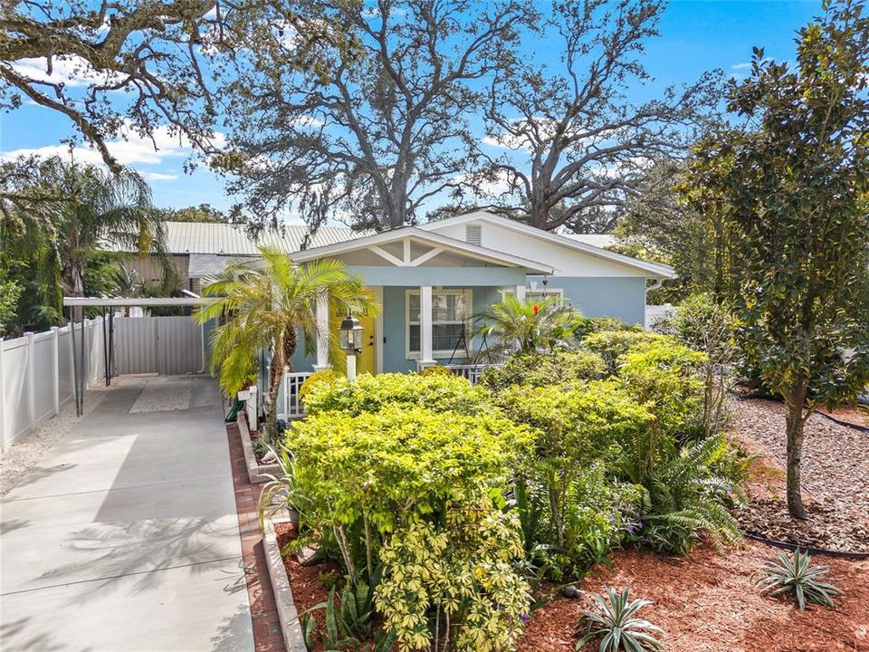 Active With Contract: $395,000 (3 beds, 2 baths, 1681 Square Feet)