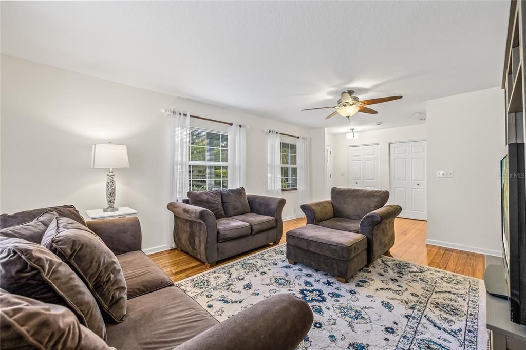 Active With Contract: $395,000 (3 beds, 2 baths, 1681 Square Feet)