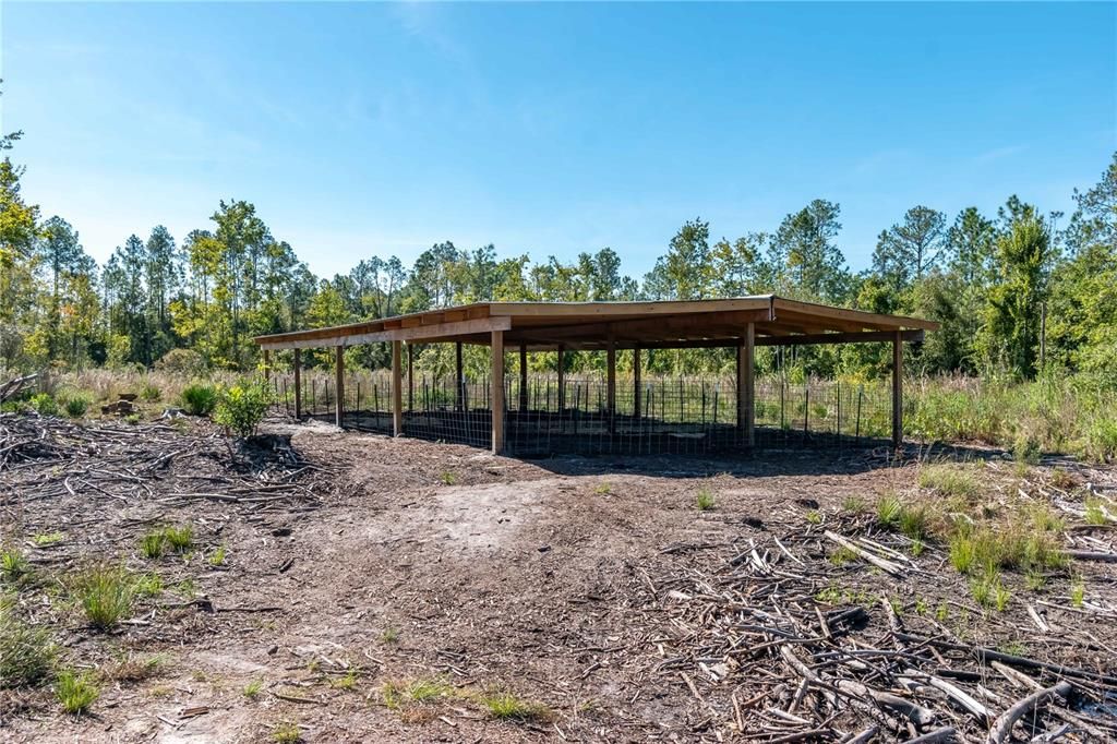 На продажу: $230,000 (16.09 acres)