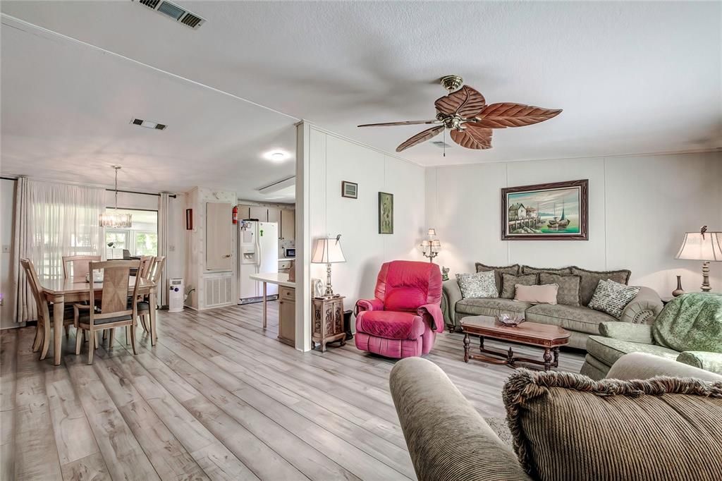 En Venta: $264,500 (2 camas, 2 baños, 1144 Pies cuadrados)