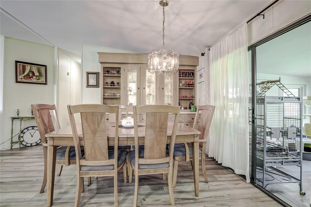 En Venta: $264,500 (2 camas, 2 baños, 1144 Pies cuadrados)