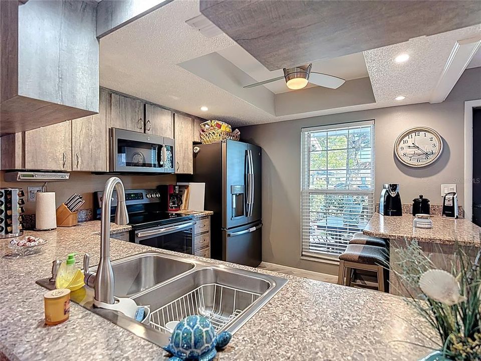 For Sale: $149,900 (2 beds, 2 baths, 1029 Square Feet)