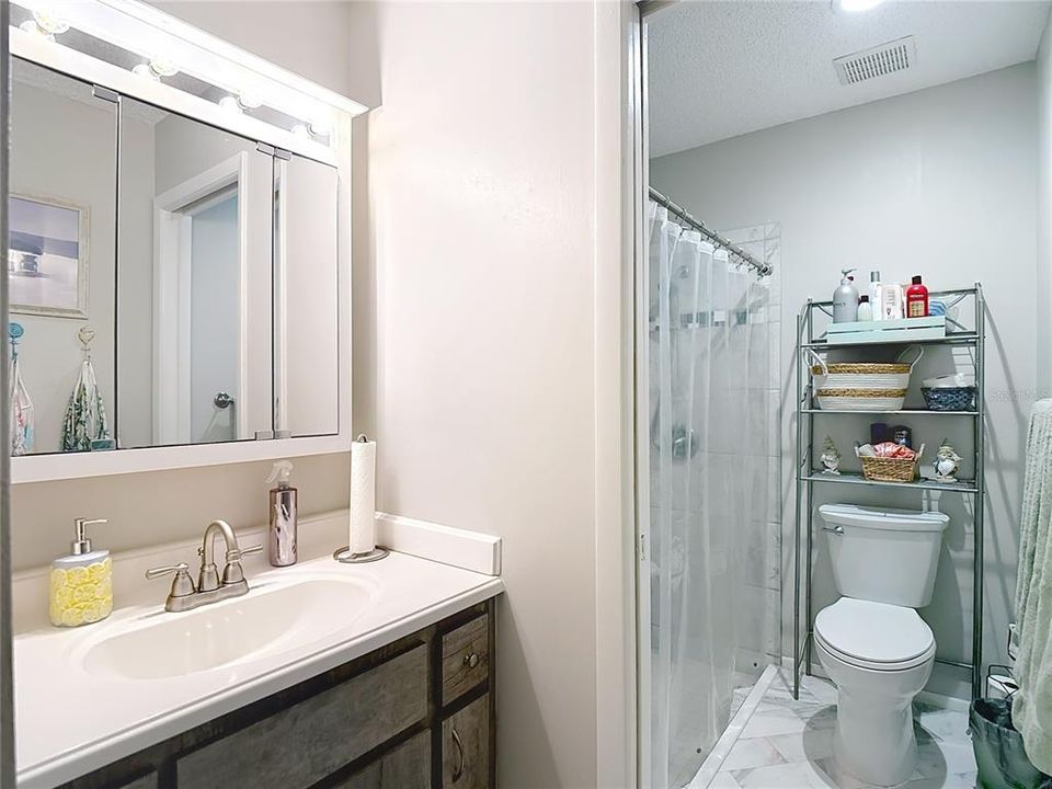 For Sale: $149,900 (2 beds, 2 baths, 1029 Square Feet)