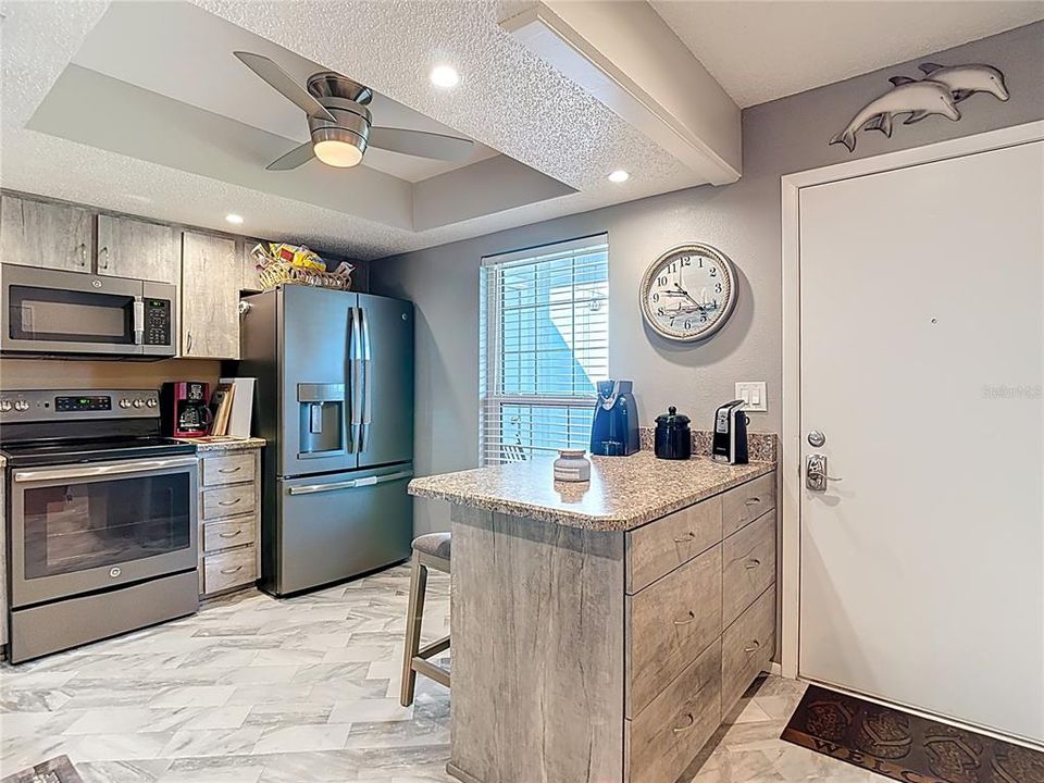 For Sale: $149,900 (2 beds, 2 baths, 1029 Square Feet)